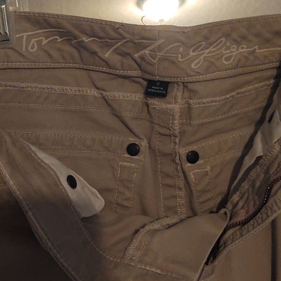 EUC Tommy Hilfiger khaki's - Picture 4 of 6